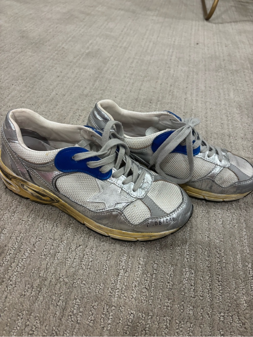 Dad sneaker in silver laminated